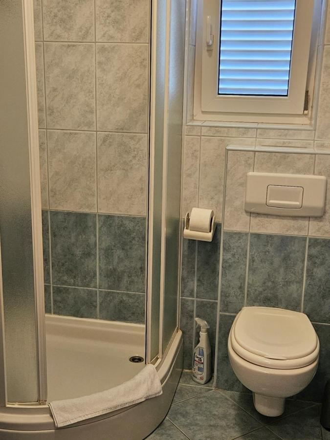 Apartments Trojak Башка Екстер'єр фото